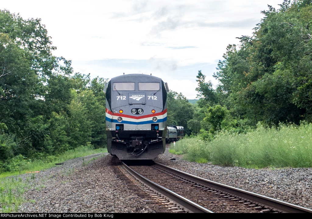 Dual-mode locomotive makes an appearance in the Berkshires